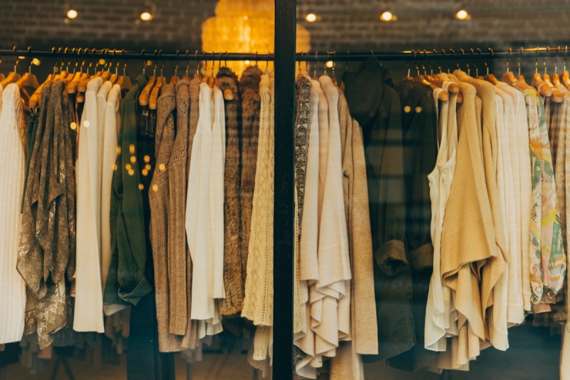 magasin-DRAGUIGNAN-min_clothe_fashion_store_shop_window_store_front-21277